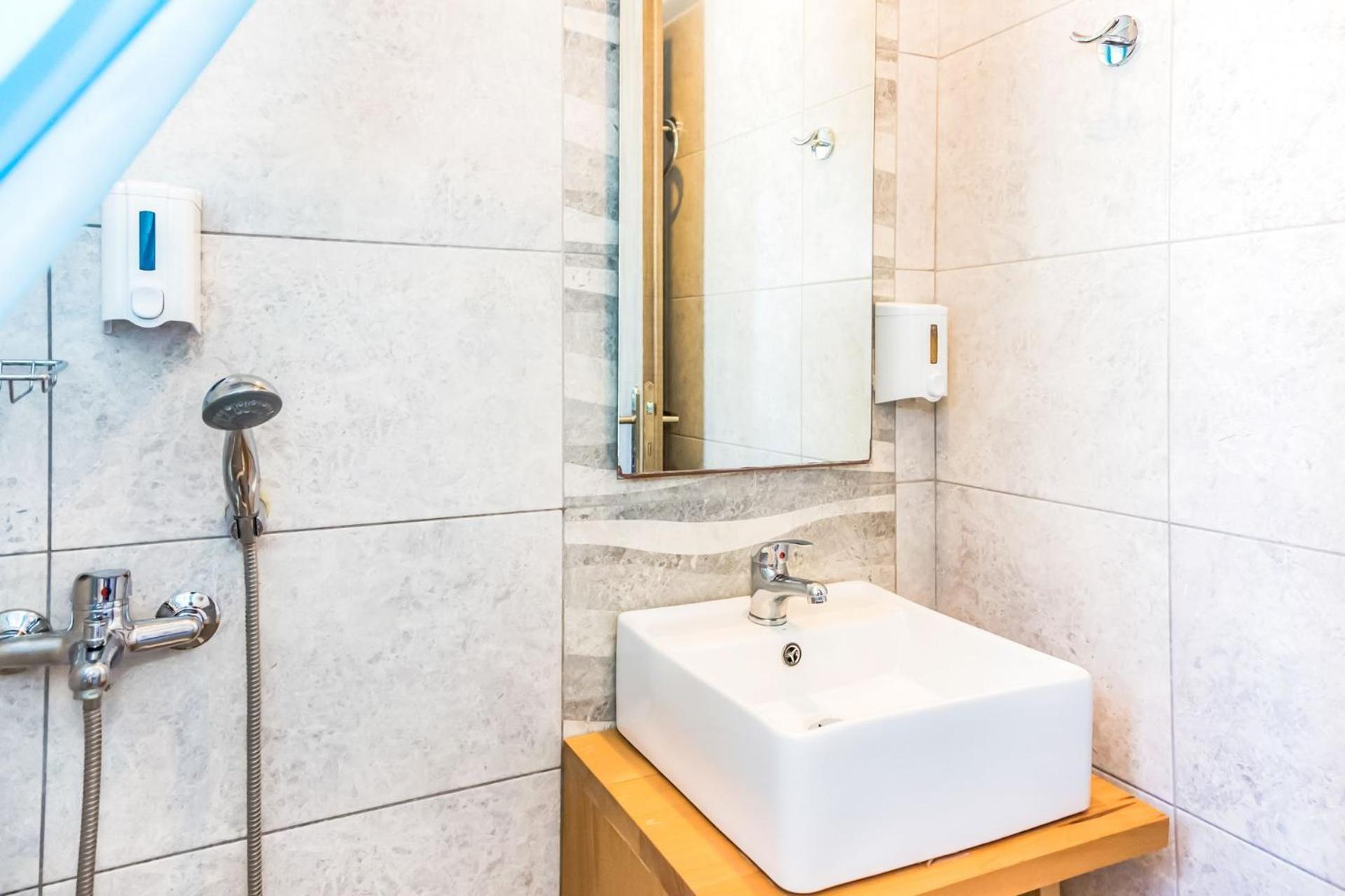 מלון Porto Greco Village 4*