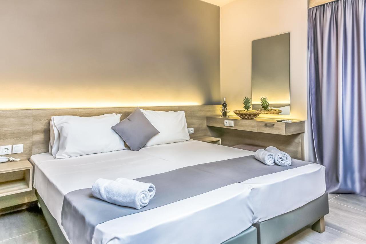 מלון Porto Greco Village 4*